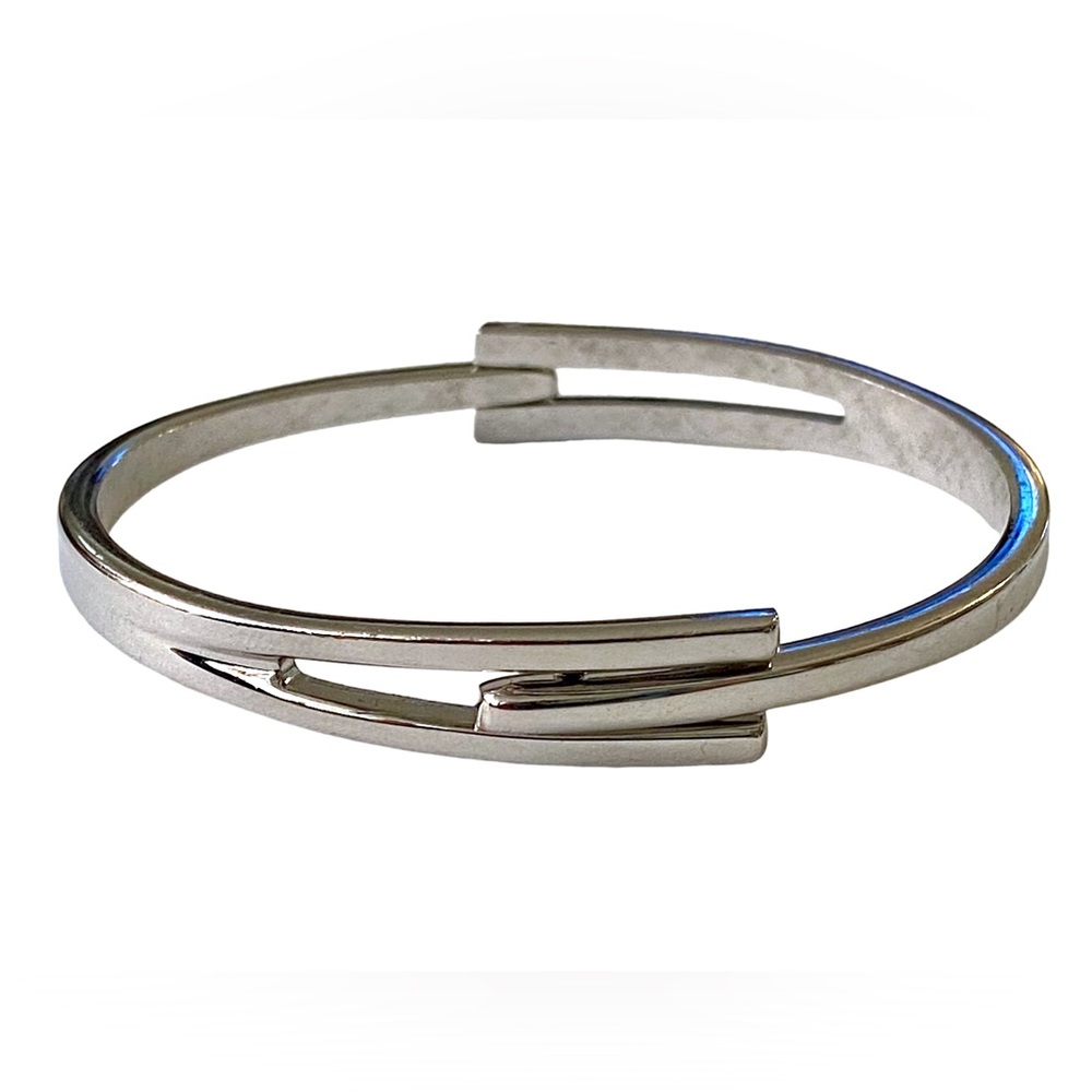 AVON 1970s  Vintage Silver Hinged Bracelet